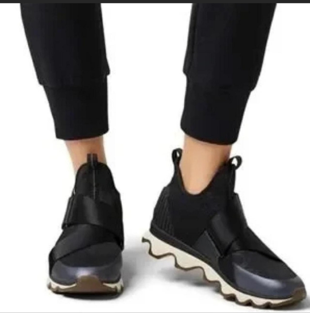Sorel Shoes Womens 7 Kinetic Sneakers Black Mesh Slip On Round Toe Sports